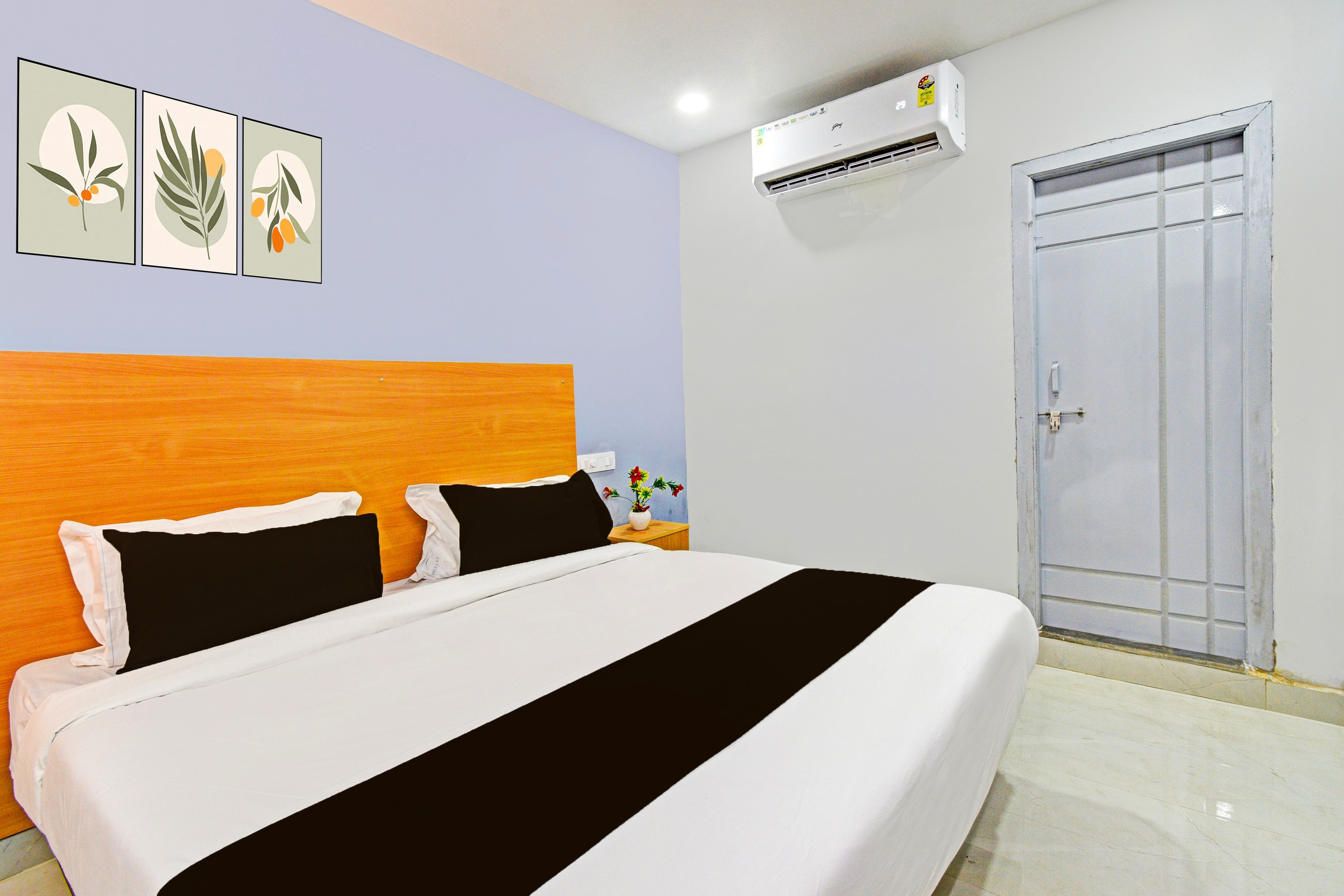 Hotel O RBS Square Inn Uppal - Tap to explore photos