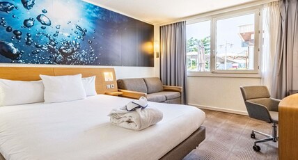 Novotel Dijon Sud Room Type - Executive room with double bed and sofa-bed