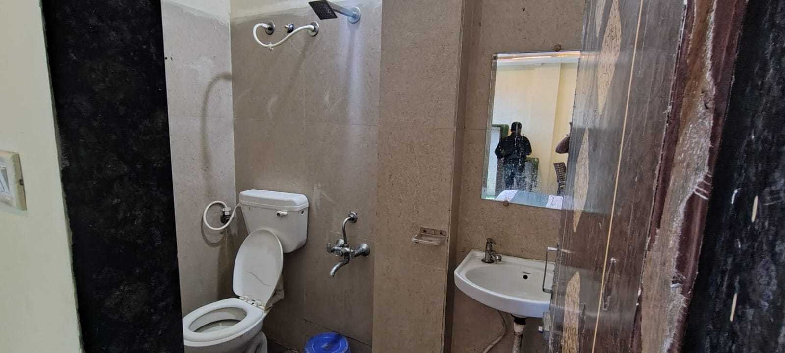 HOTEL O ROYAL - Tap to explore photos