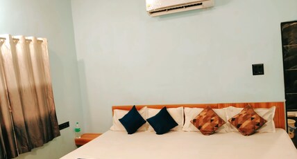 Shree ram guest house Room Type - Spacious Fourbed AC Room