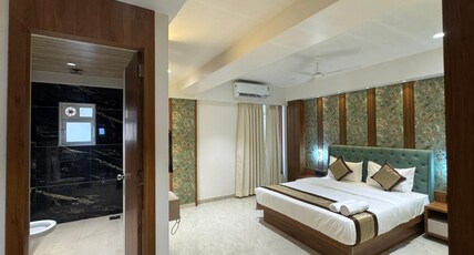 Hotel Shree Krishna Paradise Room Type - SUITE ROOM