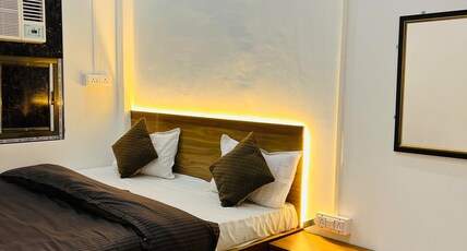 Sitaram Guest House Room Type - Double Bedroom Ac 2
