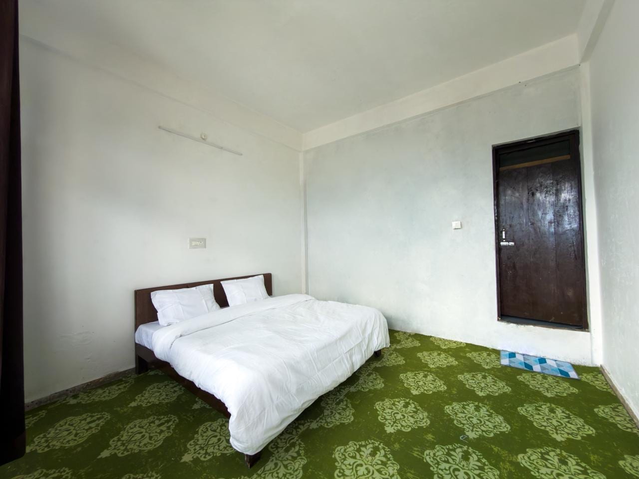 CASA - Your Home, Far Away - Tap to explore photos