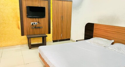 Hotel Aavkar Room Type - AC room
