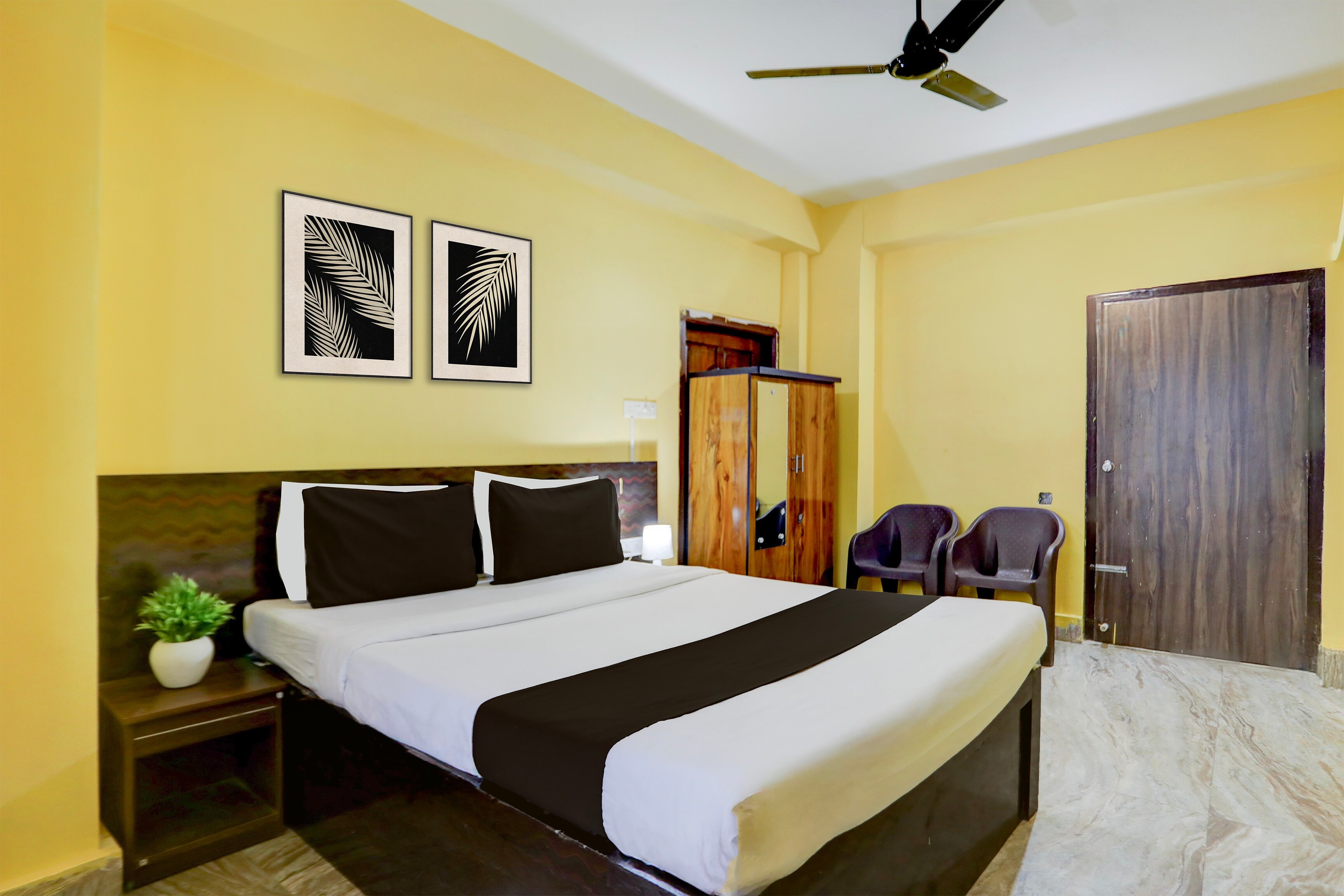 Hotel O Palasuni Bridge Bhubaneswar Formerly Ganpat - Tap to explore photos