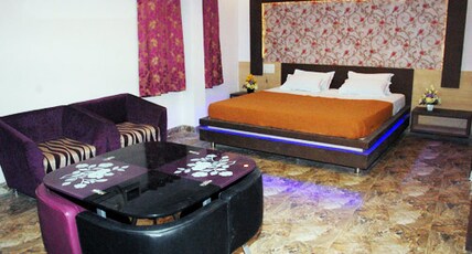 Hotel City Park Room Type - King Suite Room