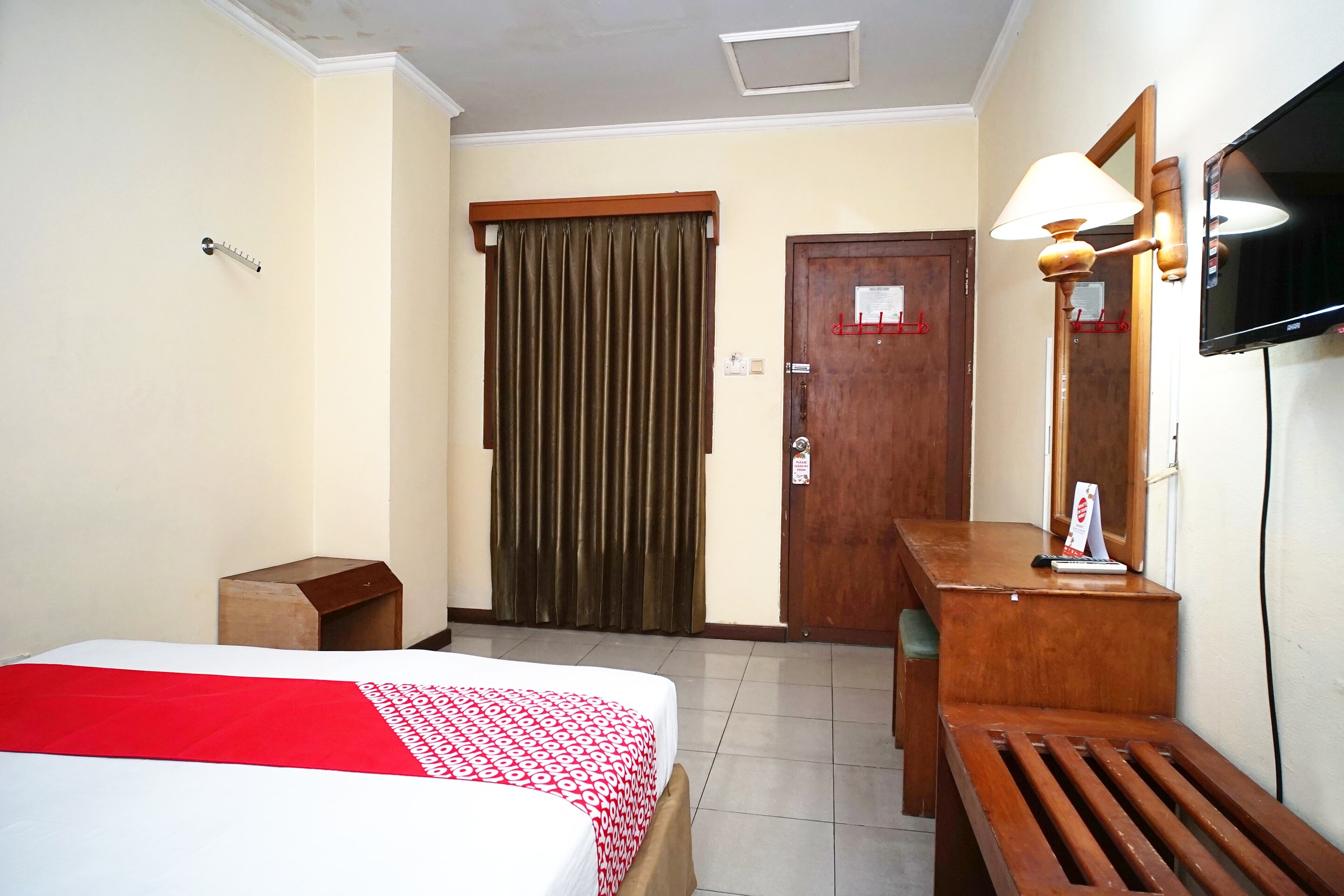OYO 2015 Bandara Hotel Balikpapan - Tap to explore photos