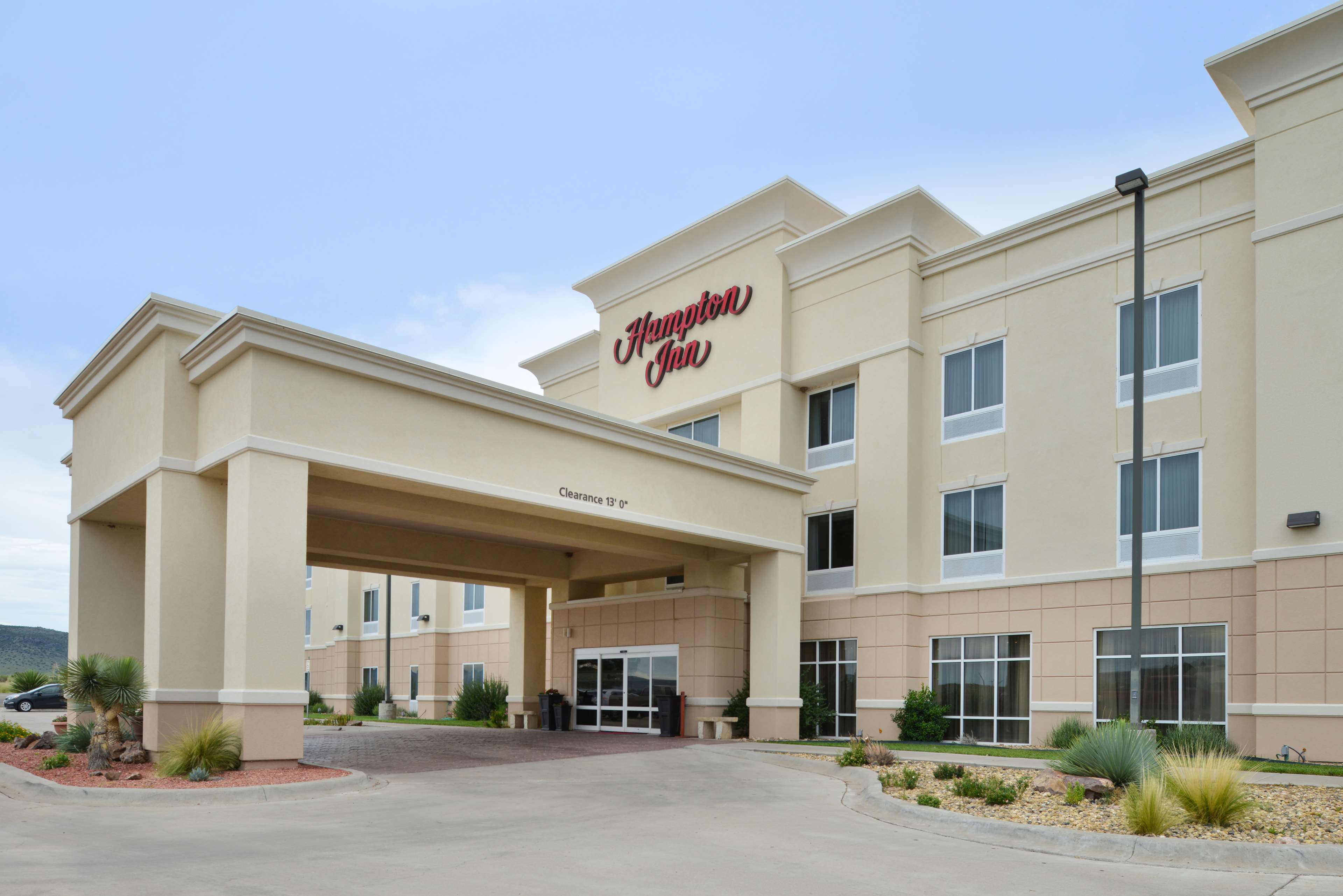 Hampton Inn by Hilton Alpine - Tap to explore photos