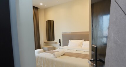 PARK MERIDIAN Room Type - Premium Rooms