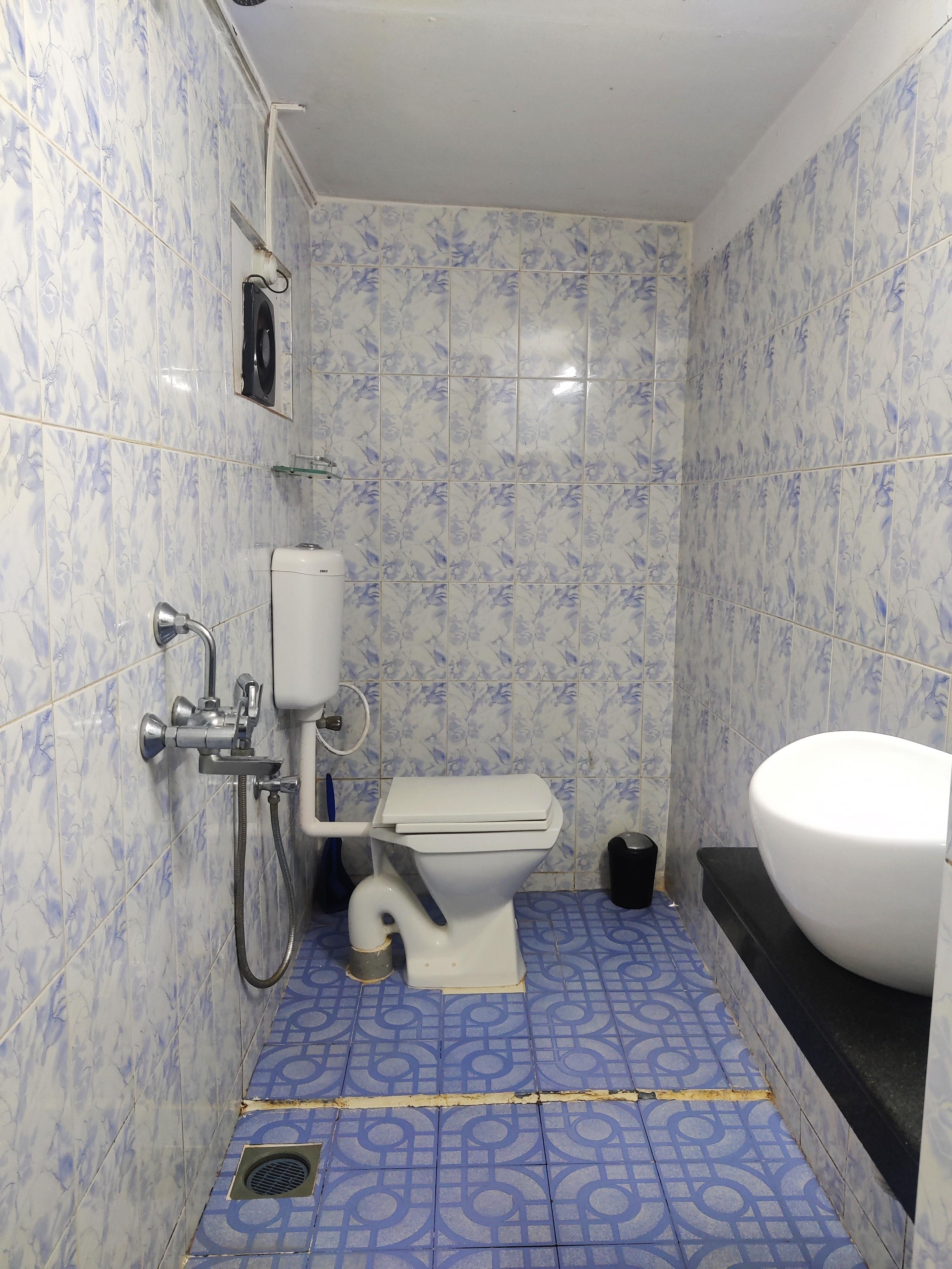 Rodrigues Guest House - Tap to explore photos
