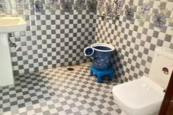 Riviera House   Mountain Riverside Home