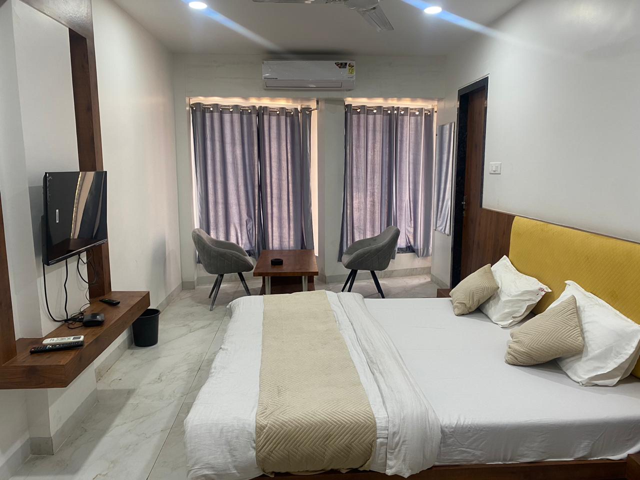 Hotel Suraj - Tap to explore photos