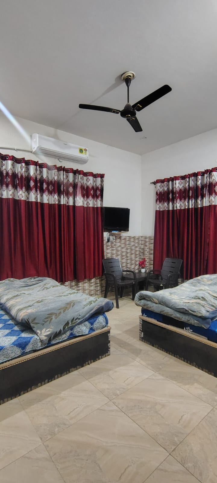 Guest House Tushar - Tap to explore photos