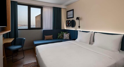 Hampton by Hilton Istanbul Sirkeci Room Type - QUEEN ROOM W SOFA BED NS