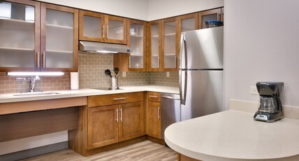 Staybridge Suites - Gainesville I-75 Room Type - 1 King Bed 1 Bedroom Suite