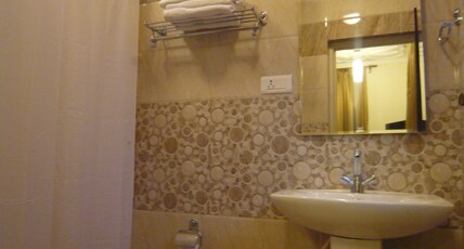 Mountain Breeze Room Type - Deluxe Room 205
