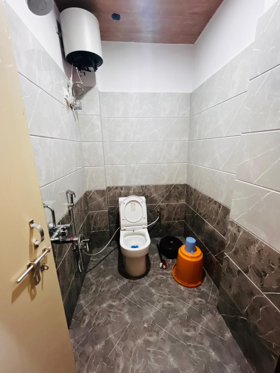 Maa Radhika Inn Ayodhya - Tap to explore photos