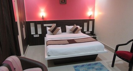 Hotel padmanane Room Type - Economy AC Room with Indian Washroom