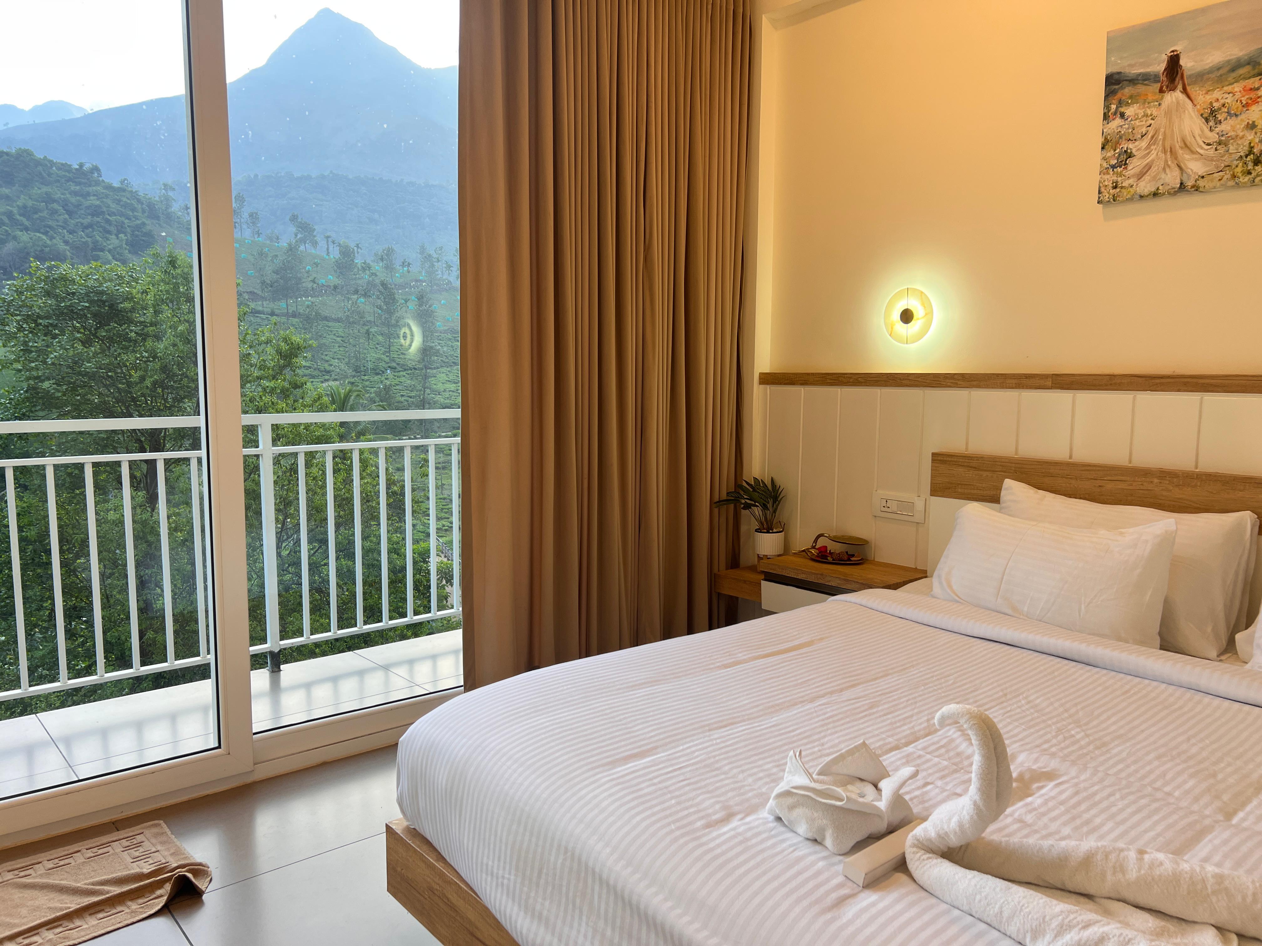 Mountain Serenity Holiday Home - Tap to explore photos