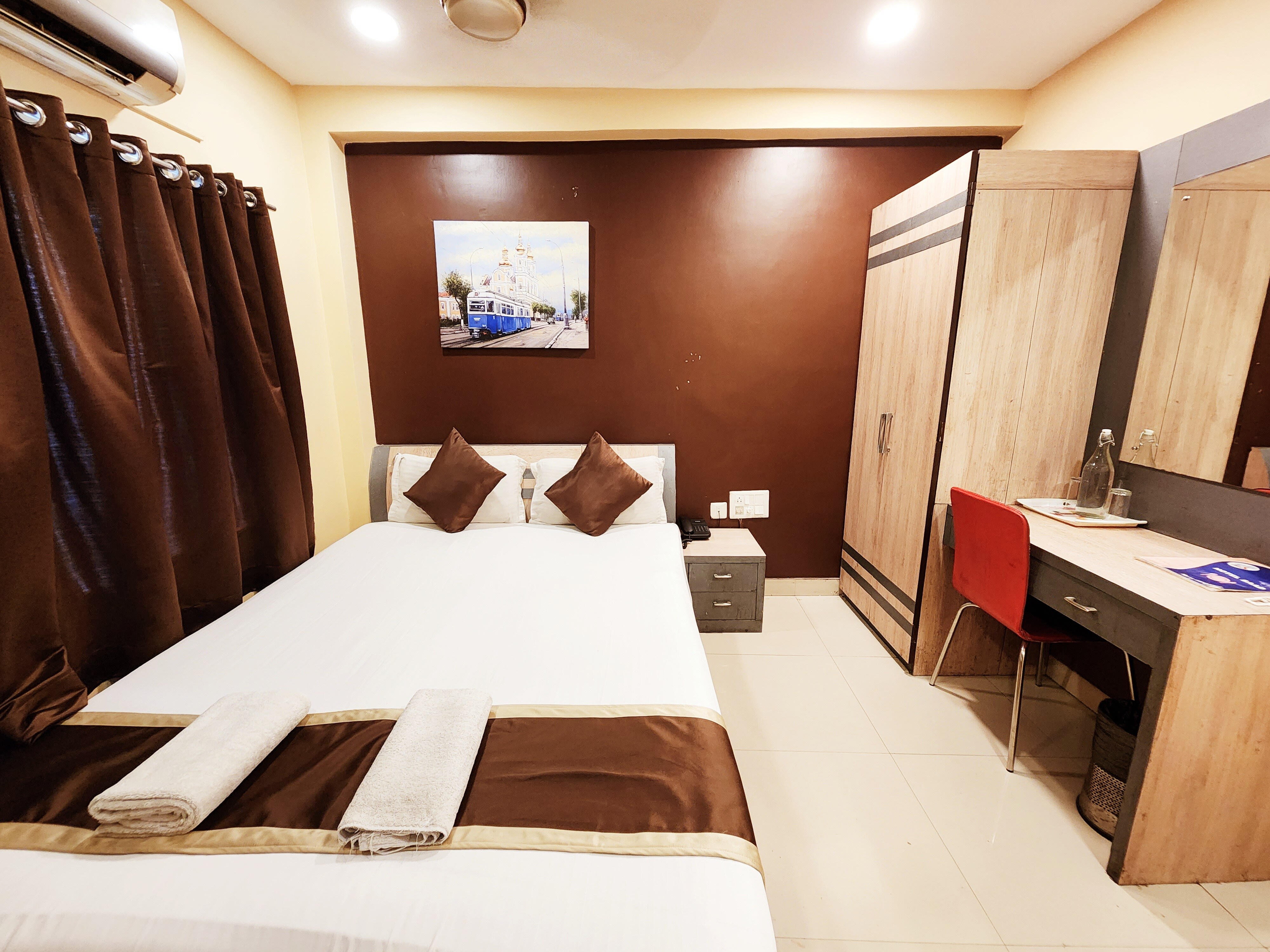 Hotel Saad -1 km from Biswa Banga Mela Prangan - Tap to explore photos