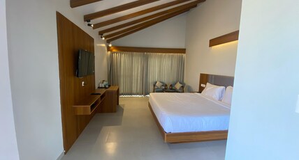 ALA BEACH RESORT Room Type - Pool View Room with Balcony