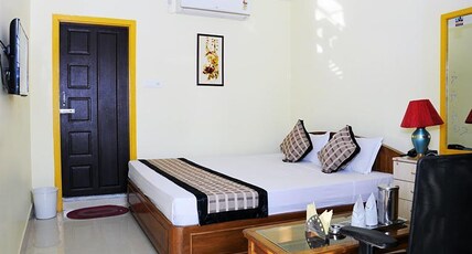 Hotel Pine Yard Room Type - Deluxe ac room