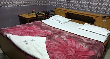 Hotel Vishal Palace & Restaurant Room Type - Family Room