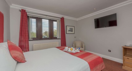 Best Western Bradford Guide Post Hotel Room Type - 1 King Bed, Non-Smoking, Accessible Room, Extra Bed Best Western Bradford Guide Post Hotel Room Type - 1 King Bed, Non-Smoking, Accessible Room, Extra Bed