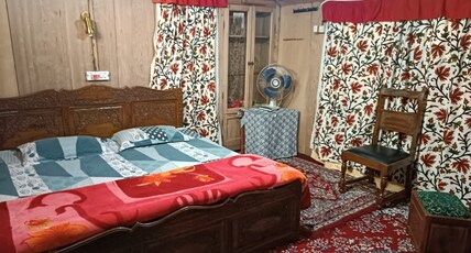 Houseboat New Shaheen Palace Room Type - Standard Room