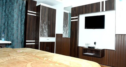 GKS Hotel & Restaurant Room Type - Bedroom 3