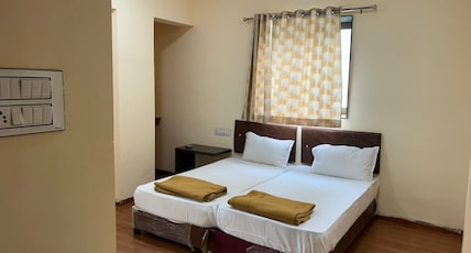 Hotel Shreeniwas Room Type - Deluxe Non AC Hotel Shreeniwas Room Type - Deluxe Non AC