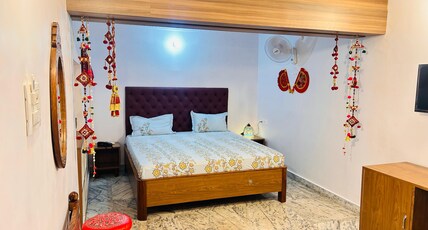 Phulkari Room Type - LUXURY QUEEN SUITE