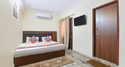Via Royal Palace I Room Type - Deluxe Room