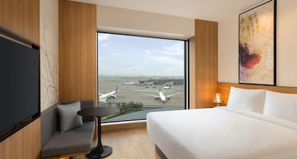 Fairfield by Marriott Mumbai International Airport Room Type - Deluxe Queen Fairfield by Marriott Mumbai International Airport Room Type - Deluxe Queen