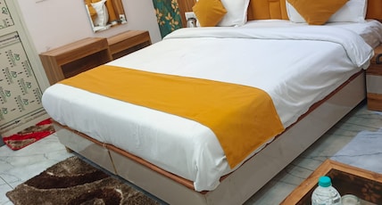 HOTEL STRAWBERRY Near Railway Station Chandigarh Room Type - Deluxe HOTEL STRAWBERRY Near Railway Station Chandigarh Room Type - Deluxe