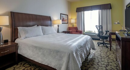 HILTON GARDEN INN DEVENS COMMON Room Type - 1 KING BED