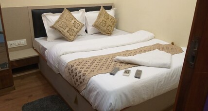 Yatri Residency Luxury Rooms Room Type - Deluxe Room