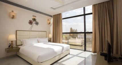 SAPPHIRE PREMIUM HOTEL & SUITE Room Type - Deluxe Room AC SAPPHIRE PREMIUM HOTEL & SUITE Room Type - Deluxe Room AC