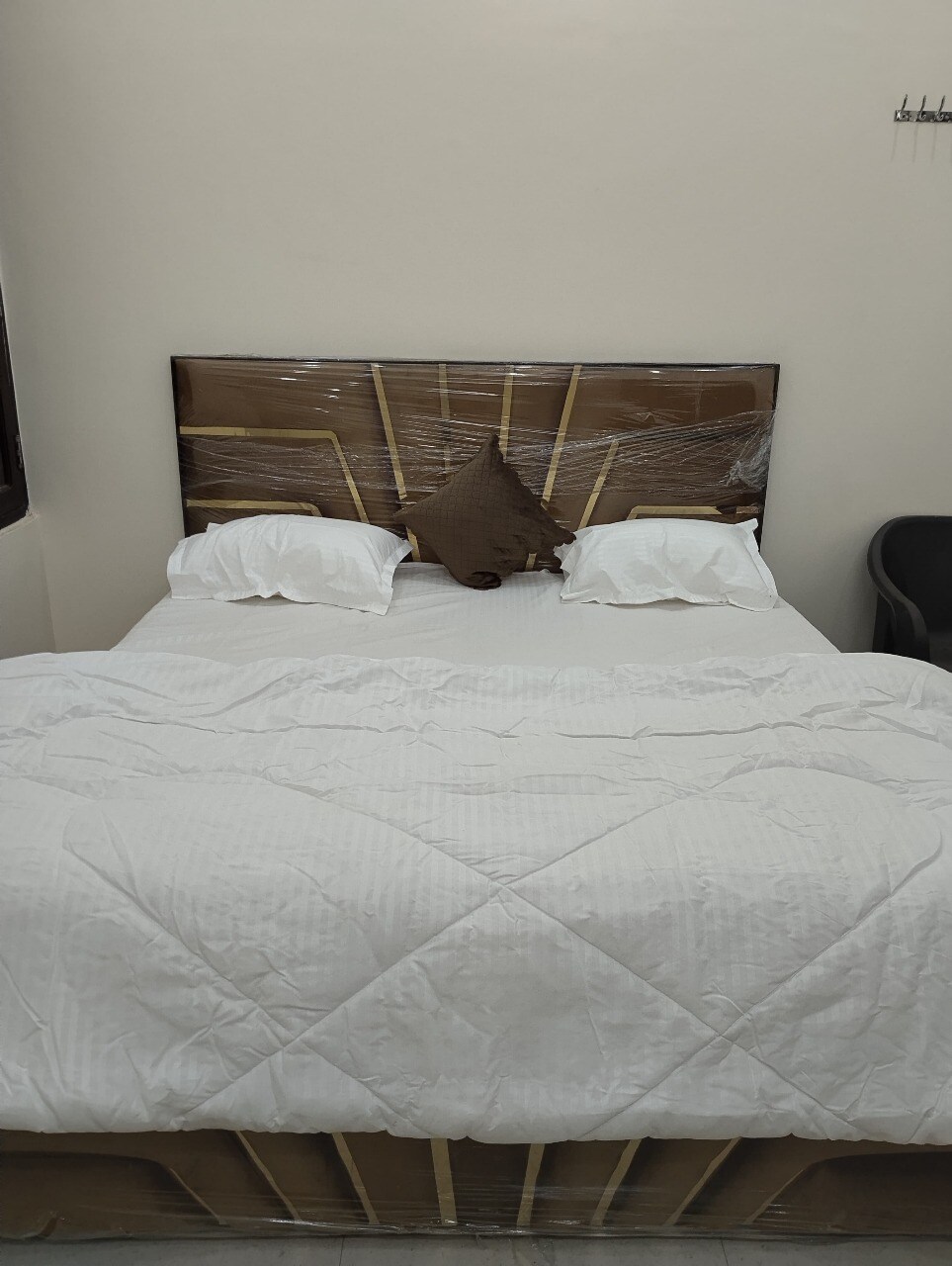 Hotel Vellfire - Tap to explore photos