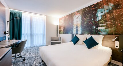 Novotel Paris Centre Bercy Room Type - Executive room with balcony, 1 double bed