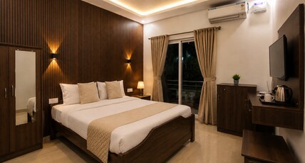 RAAJ INN Room Type - Deluxe room