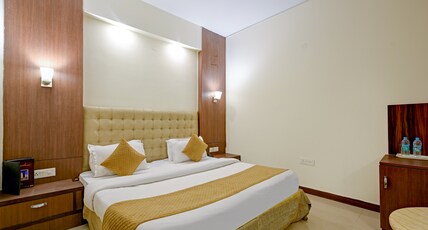 The Pamposh - Nehru Place Room Type - Deluxe Room