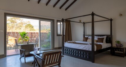 AMORA A BOUTIQUE RESORT Room Type - Amora Suite Cottage with Mountain View and Private Sitout
