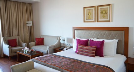 Jaypee Residency Manor Room Type - Executive Room with Balcony (Residency Tower)