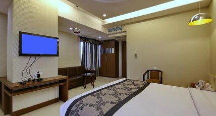 Hotel Sheela Shree Plaza Room Type - Grand Premium Room