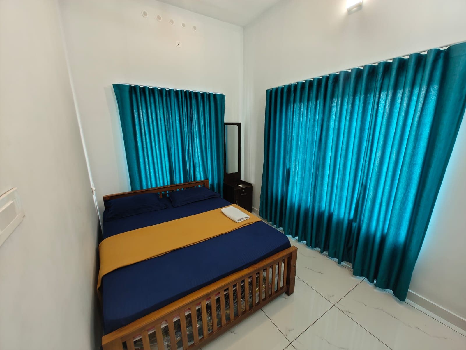 Mayflower villa 3BHK Stay with Valley View - Tap to explore photos