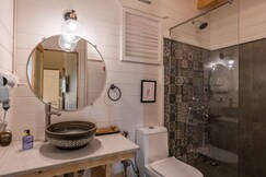 Mori by the sea |Villa and Cottages