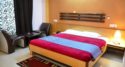 Hotel Centre Point Room Type - Deluxe Room