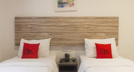 Victoria Hotel, a NuVe Group Collection Room Type - Deluxe Twin Room