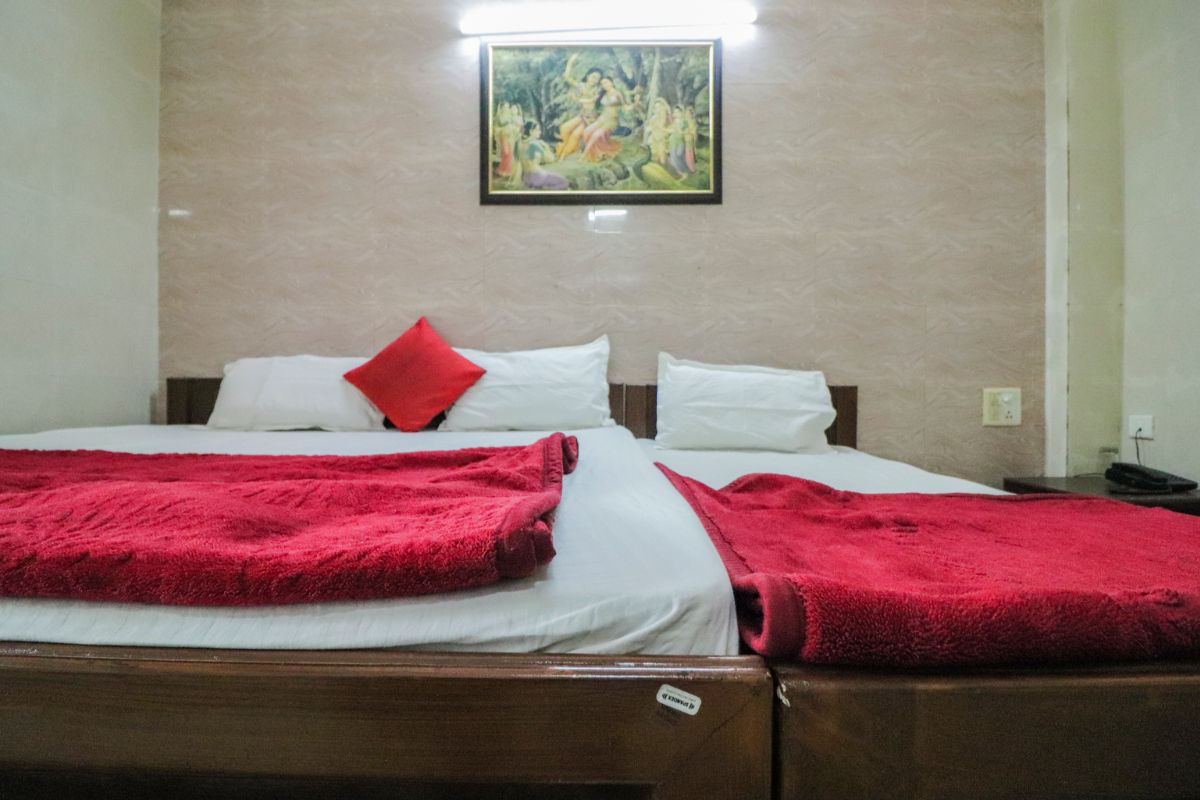Shri Brajbhavan Ashram Vrindavan - Tap to explore photos